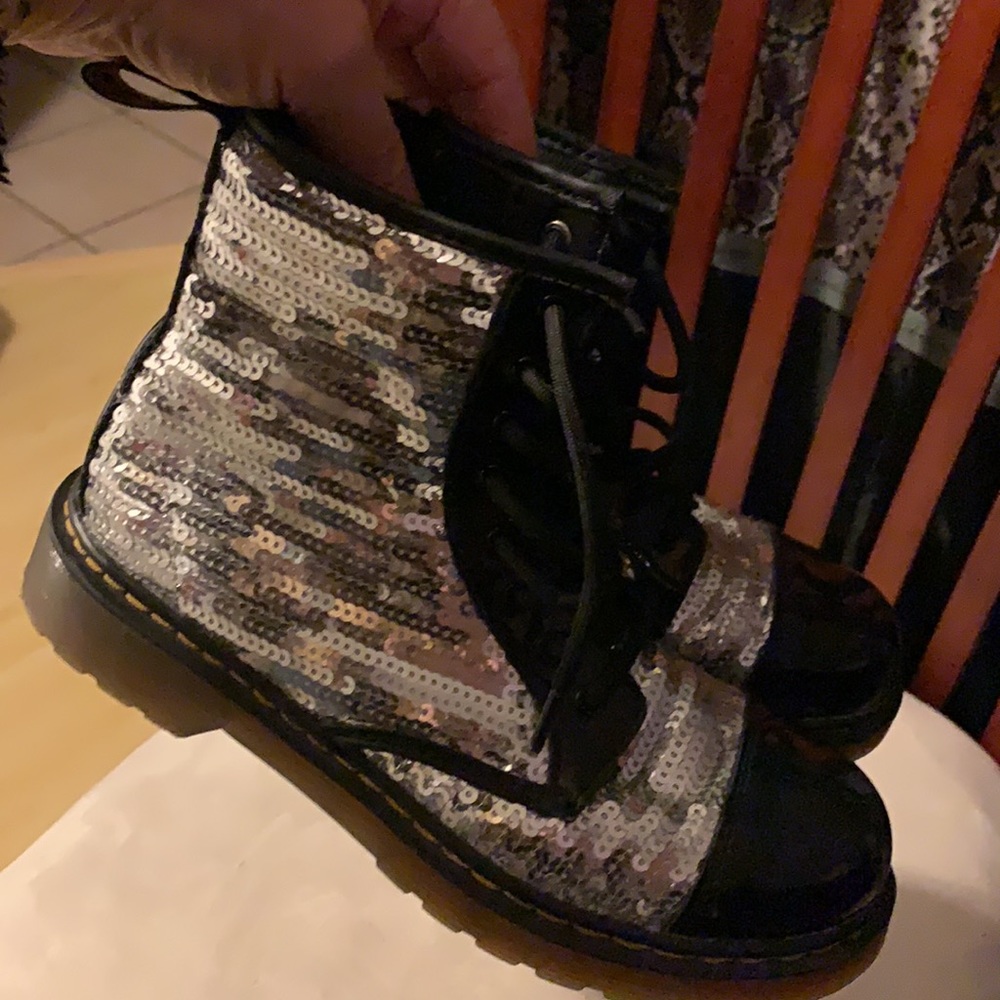 Dr. Martens 1460 Pooch Seqn J (juniors) Silver Sequins Combat Boots size…
